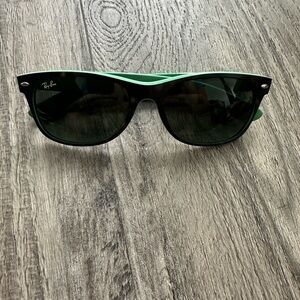 Ray-Ban new wayfarer tortoise with green interior
